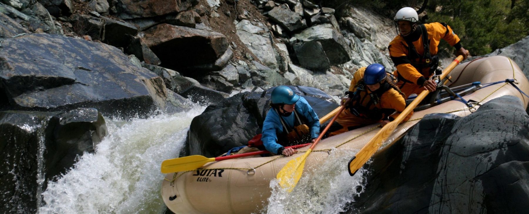Read more about the article Types of Whitewater Rafts (& Crafts)