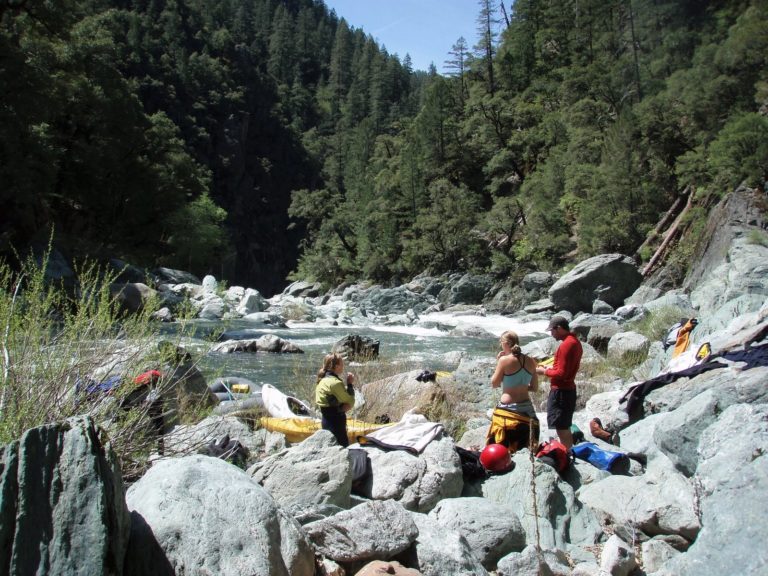 shows lunch spot at rapid What Dreams are Made Of on the MIddle Fork Feather